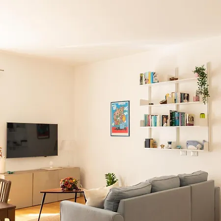 The Nest Maqueda Apartman